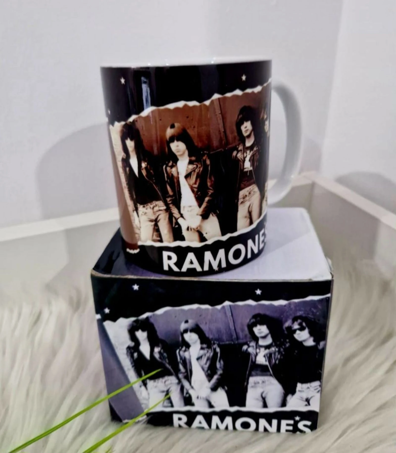 Caneca Ramones